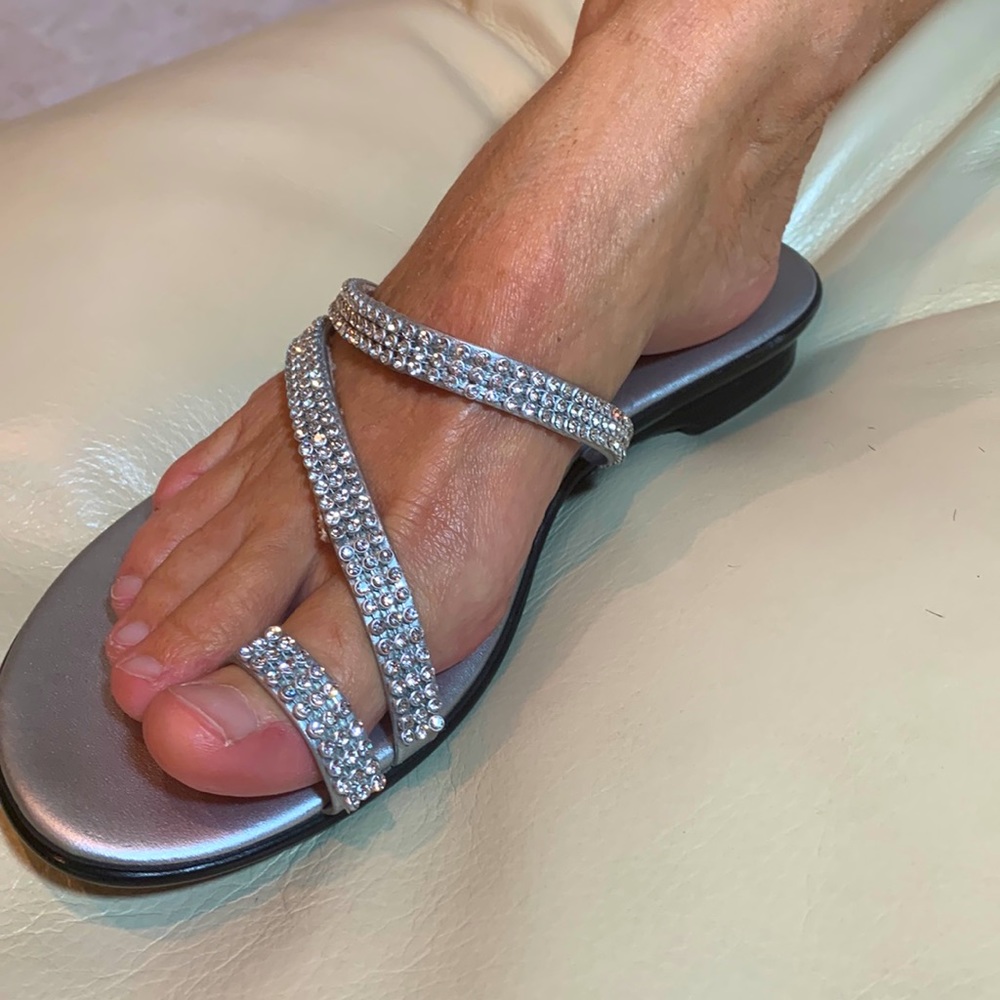 Toscanelli sandals.